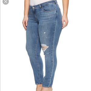 Levi’s Women’s Plus 711 Skinny Jean NWT
